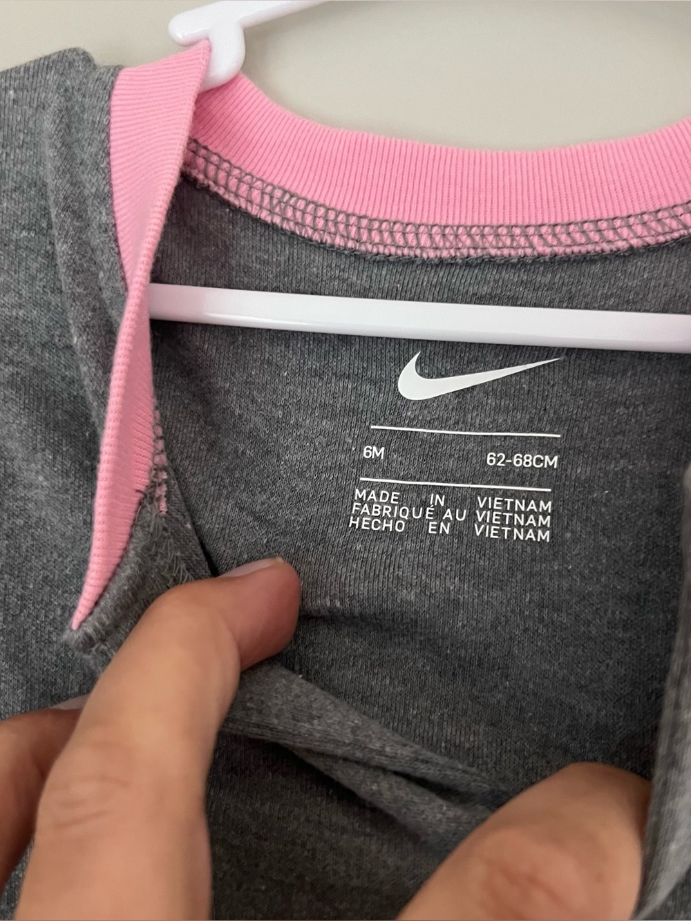 Nike Baby girl One piece footie sleeper 6 mos - Picture 4 of 6